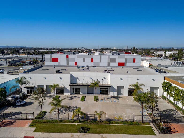 Primary Photo Of 15939 Illinois Ave, Paramount Distribution For Sale