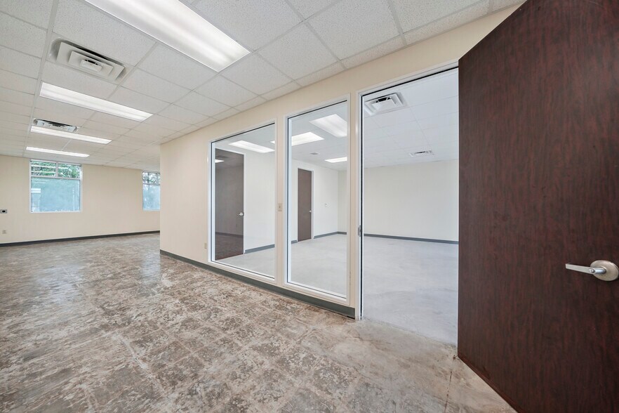 More Photos Of 3115 College Park Dr, Conroe Medical For Lease
