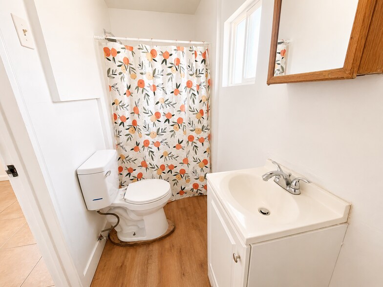 More Photos Of 1907 S J St, Bakersfield Multifamily For Sale