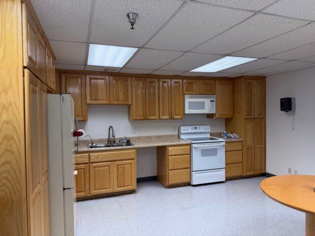 More Photos Of 128 W Walnut Ave, Monrovia Research And Development For Lease