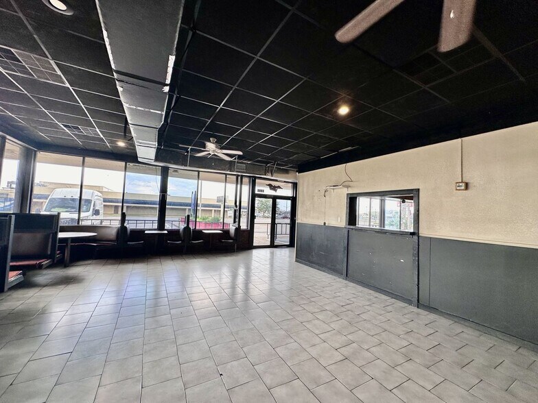 More Photos Of 3507 Pace Blvd, Pensacola Restaurant For Sale