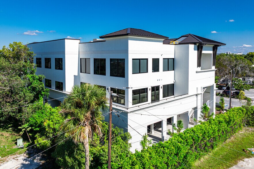 More Photos Of 3080 Tamiami Trl E, Naples Coworking Space