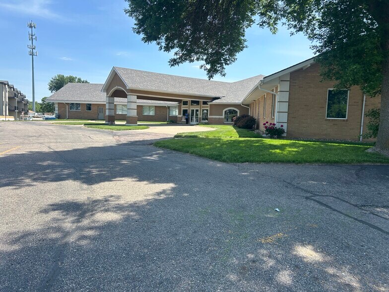 Primary Photo Of 6100 Morningside Ave, Sioux City Religious Facility For Sale