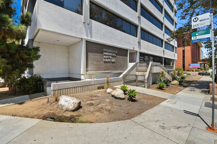 More Photos Of 301 N Prairie Ave, Inglewood Medical For Sale