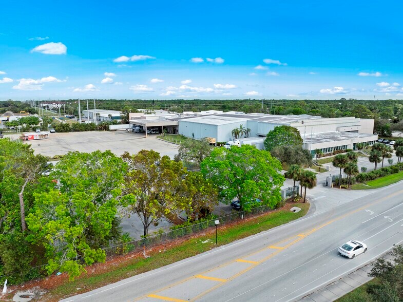 More Photos Of 4747 Progress Ave, Naples Refrigeration Cold Storage For Lease