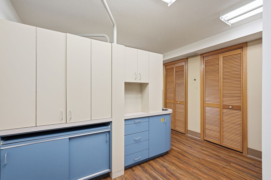 More Photos Of 1050 Sullivan Ave, South Windsor Medical For Sale