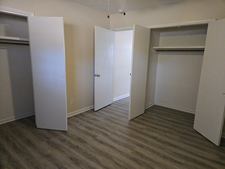 More Photos Of 4305 Rosehill Rd, Fayetteville Multifamily For Sale