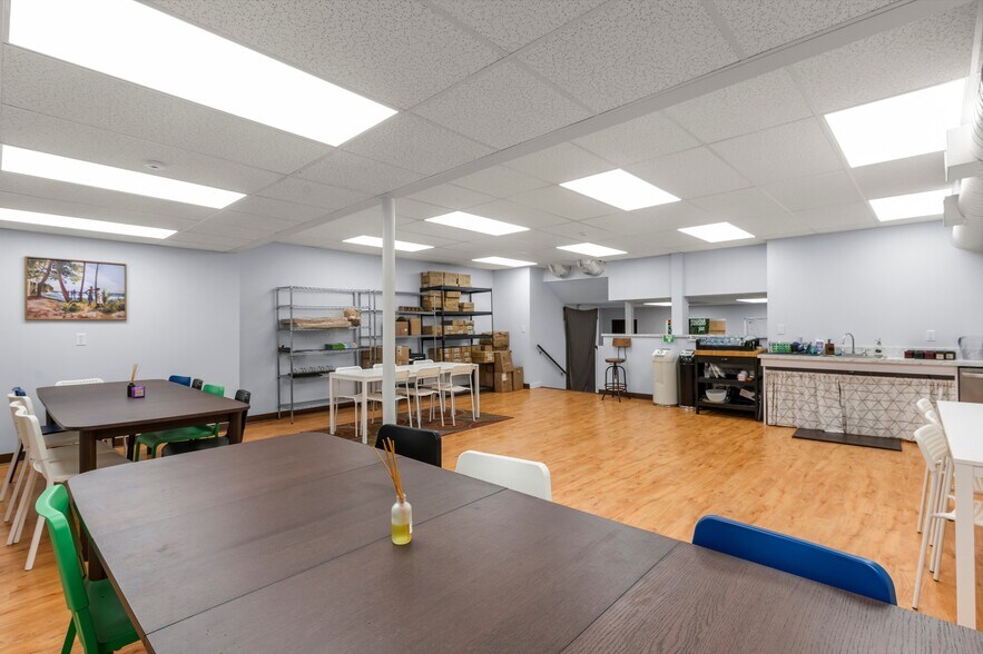 More Photos Of 1652 Grand Ave, Saint Paul Storefront Retail Office For Lease