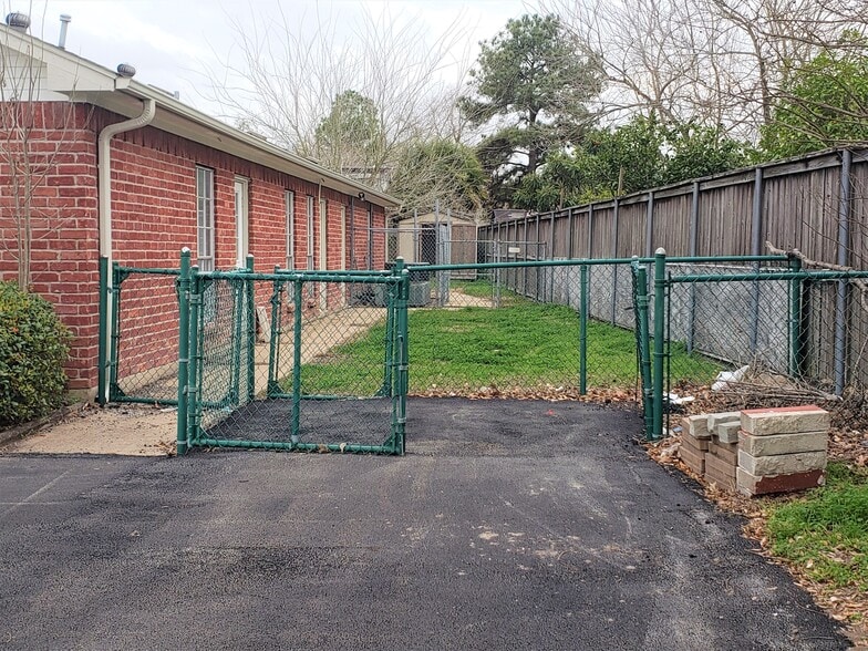 More Photos Of 13233 W Little York Rd, Houston Daycare Center For Lease
