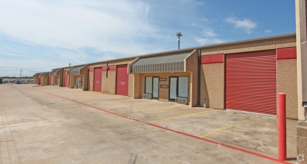 More Photos Of 8851 West Fwy, Fort Worth Unknown For Lease