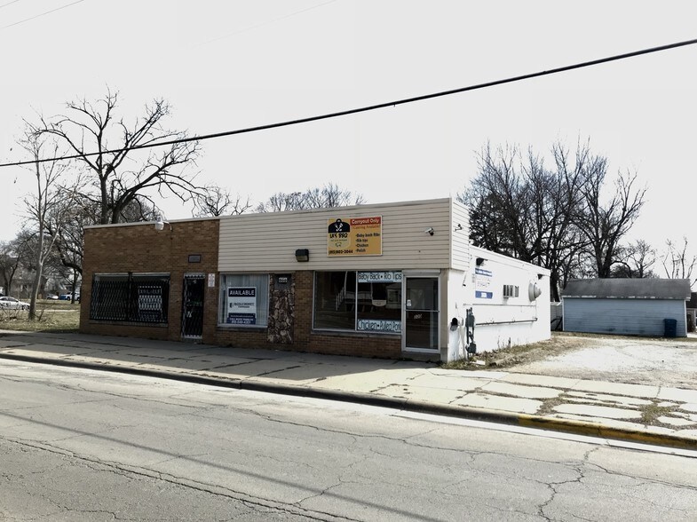 More Photos Of 330 W Station St, Kankakee Freestanding For Sale