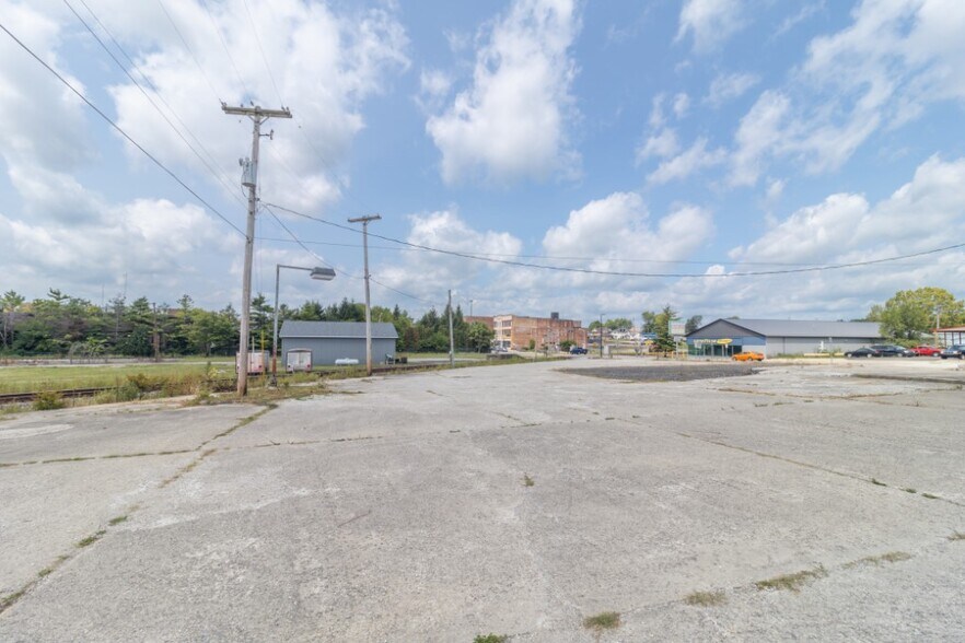 More Photos Of 1553 Broad St, New Castle Land For Lease