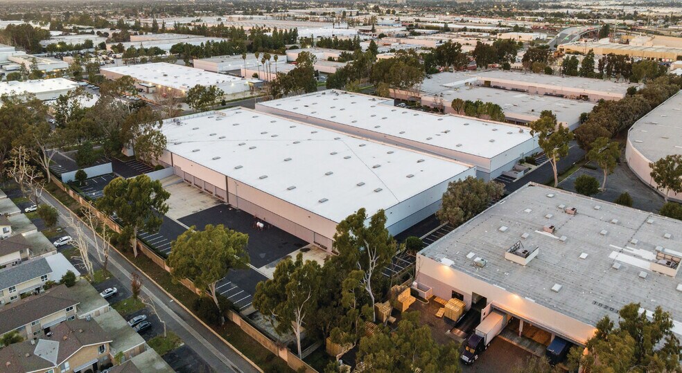 More Photos Of 16200-16220 Carmenita Rd, Cerritos Distribution For Lease