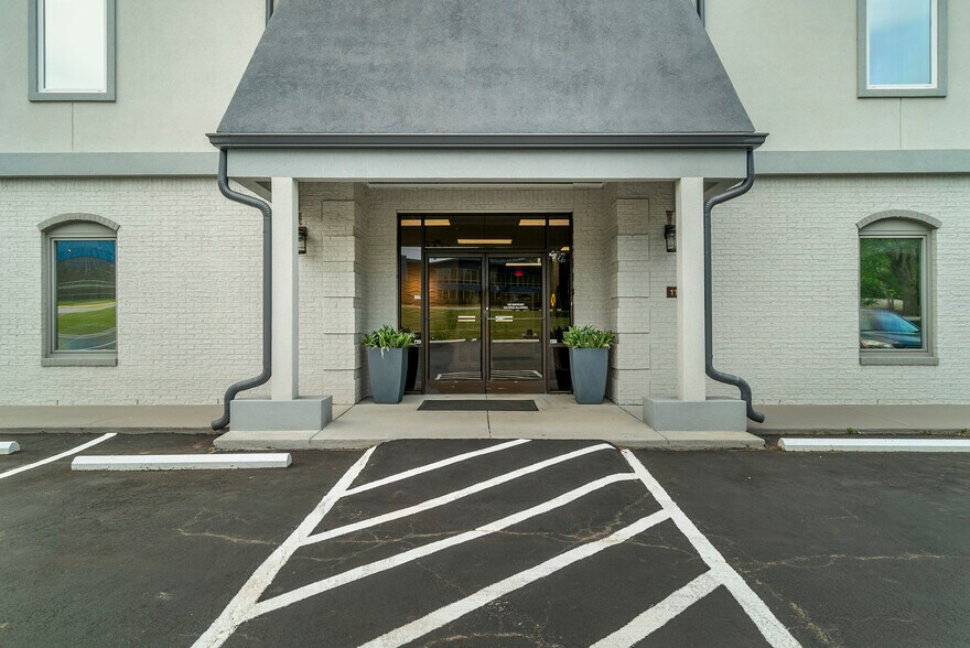 More Photos Of 1121 Old Concord Rd, Salisbury Office For Lease