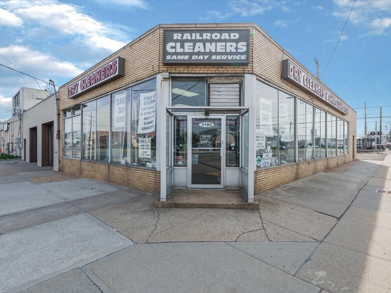 More Photos Of 3180 Lawson Blvd, Oceanside Storefront For Sale