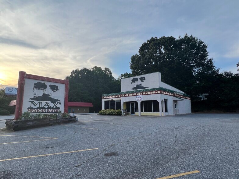 Primary Photo Of 802 US Highway 70 SW, Hickory Restaurant For Lease