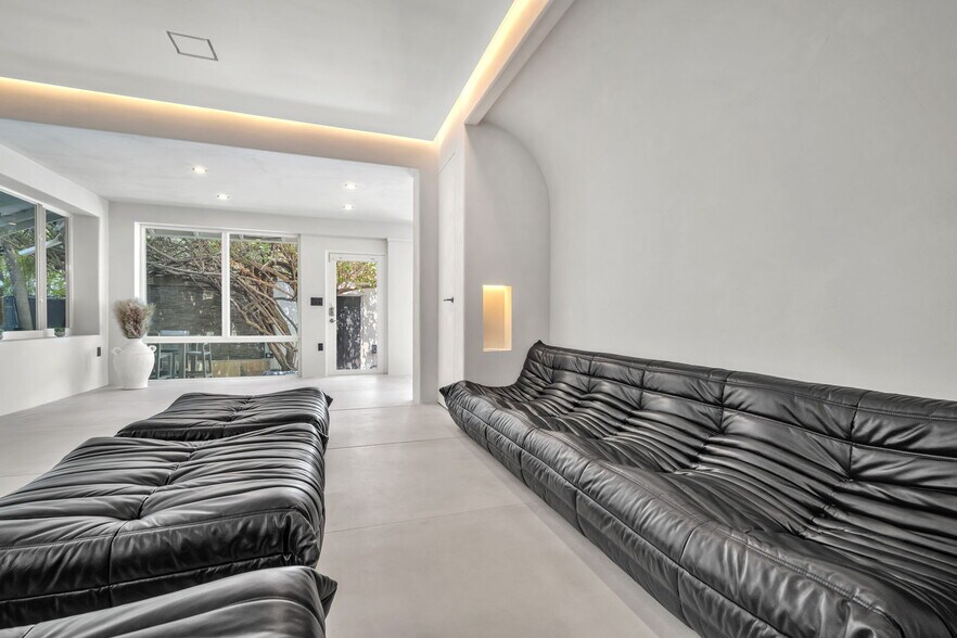 More Photos Of 120 NE 25th St, Miami Specialty For Sale