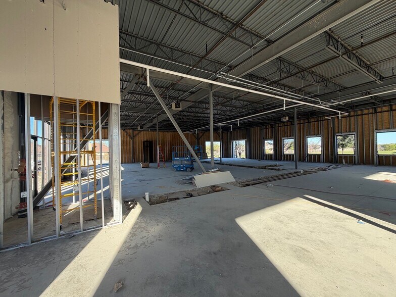 More Photos Of 1012 Municipal Dr, Leander Storefront For Sale