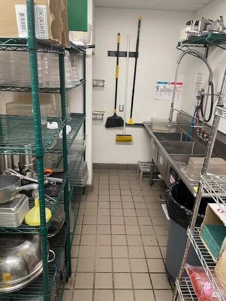 More Photos Of 1510 Rebsamen Park Rd, Little Rock Restaurant For Lease