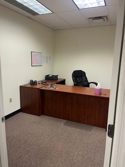More Photos Of 7500 Brooktree Rd, Wexford Medical For Lease
