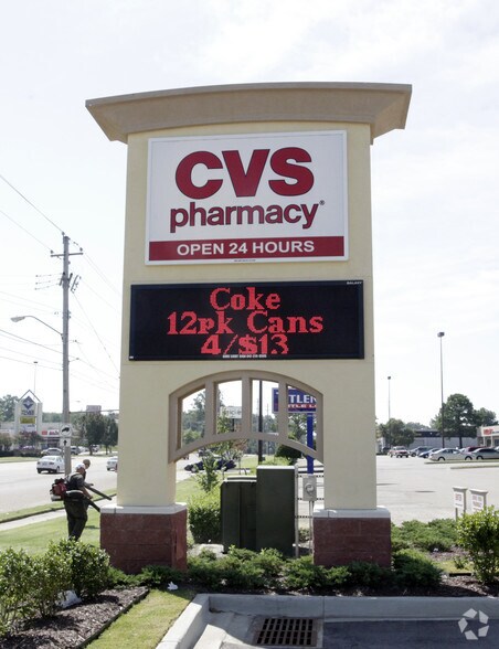 More Photos Of 5055 Stage Rd, Memphis Drugstore For Lease