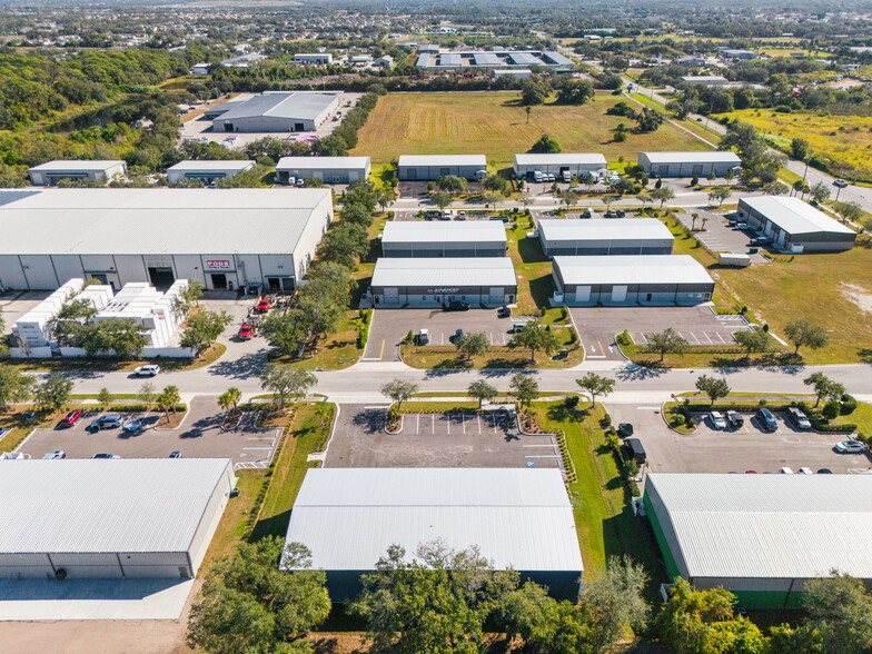 More Photos Of 6730 28th Street Cir E, Sarasota Warehouse For Sale