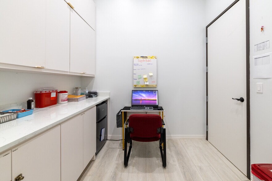More Photos Of 25663 Smotherman Rd, Frisco Medical For Sale