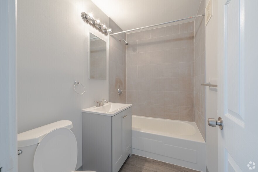 More Photos Of 134 College Hwy, Southampton Apartments For Sale