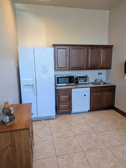 More Photos Of 2680 S Eagle Rd, Meridian Medical For Lease