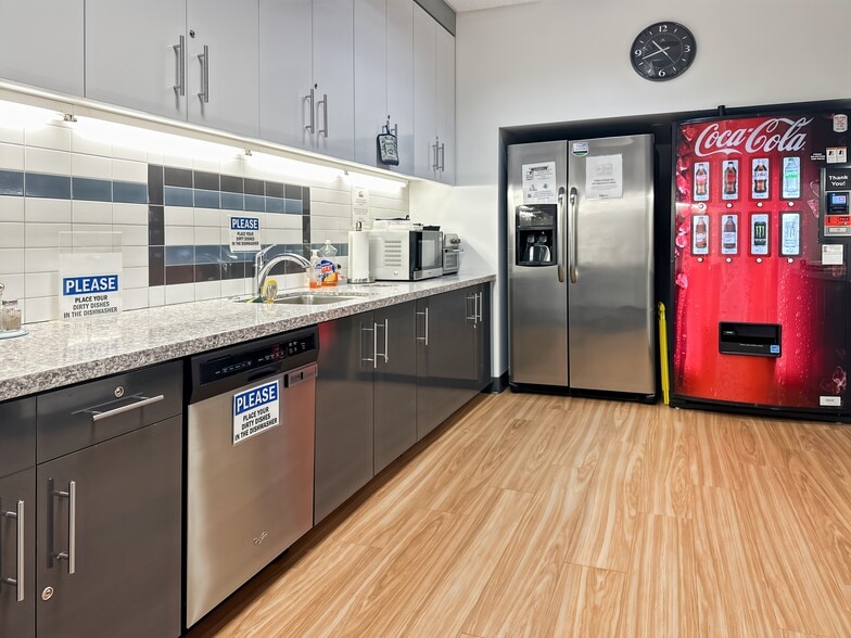 More Photos Of 100 Sun Ave NE, Albuquerque Coworking Space