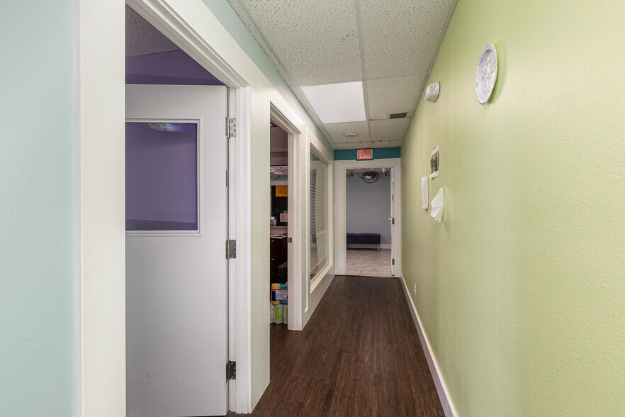 More Photos Of 500 W Daniels St, Ozark Office For Sale