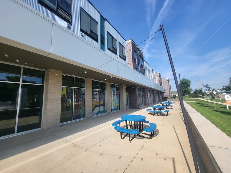 More Photos Of 1401 W 23rd St, Lawrence Apartments For Lease