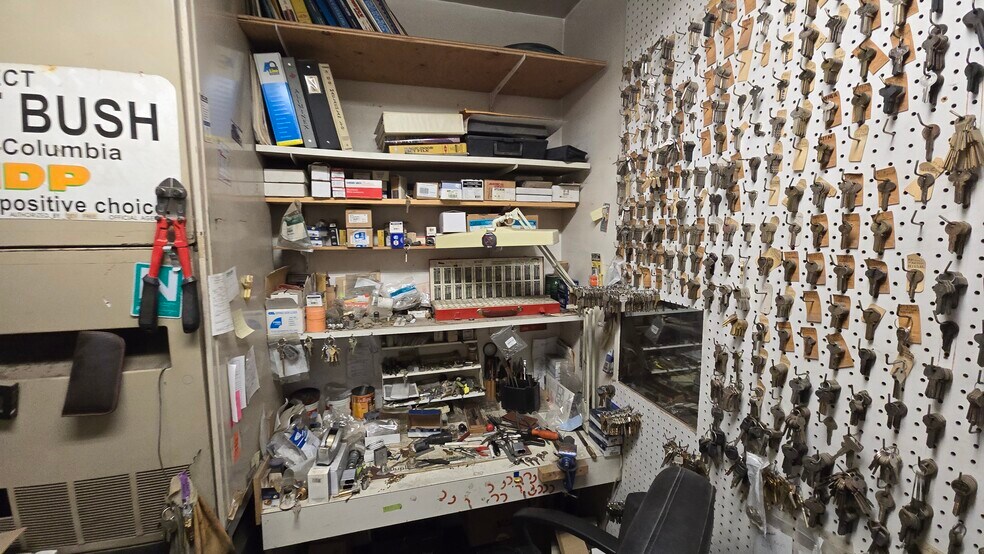 More Photos Of 1520 Canyon St, Creston Auto Repair For Sale