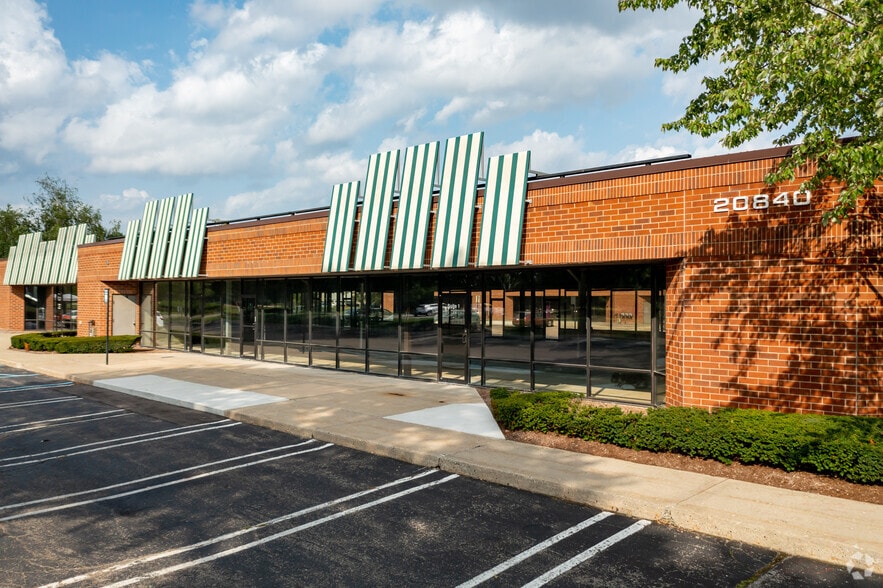More Photos Of 21455 Melrose Ave, Southfield Unknown For Lease