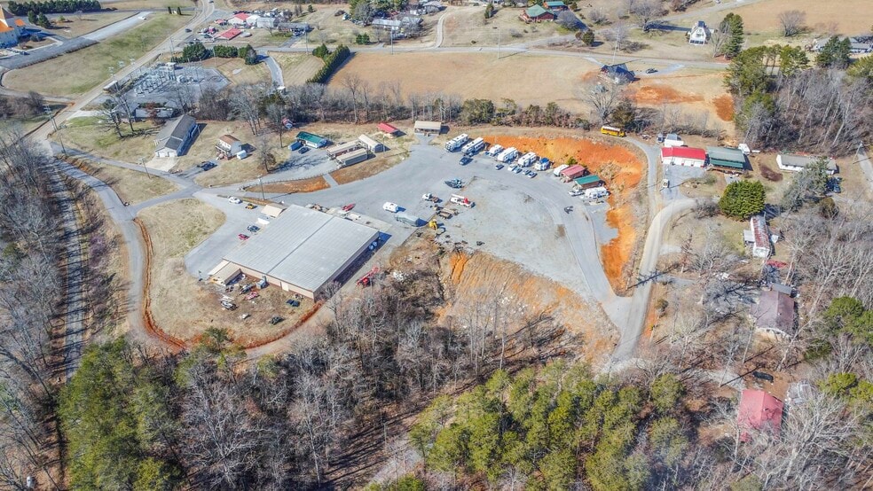 More Photos Of 104 Circle Rd, Newport Manufactured Housing Mobile Home Park For Sale