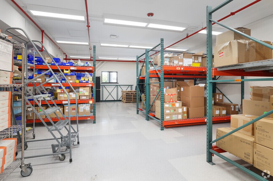 More Photos Of 34 Commerce Way, Woburn Research And Development For Lease