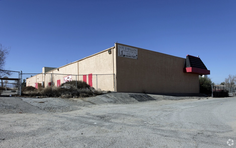More Photos Of 15421 Village Dr, Victorville General Retail For Lease