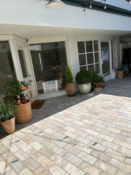 More Photos Of 307-309 Marine Ave, Newport Beach Storefront For Lease