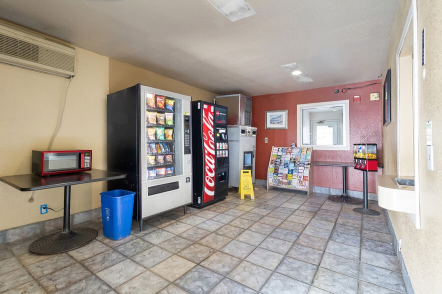 More Photos Of 16901 Stoddard Wells Rd, Victorville Hotel For Sale