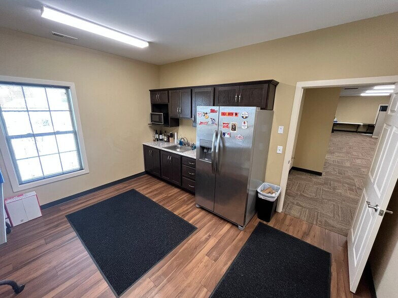 More Photos Of 9522 Lima Rd, Fort Wayne Office For Sale