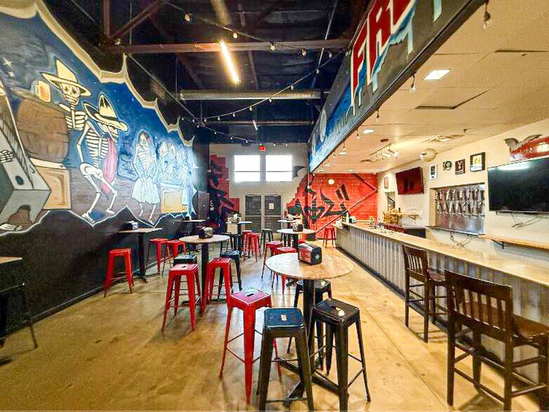 More Photos Of 2000 S Presa St, San Antonio Flex For Sale