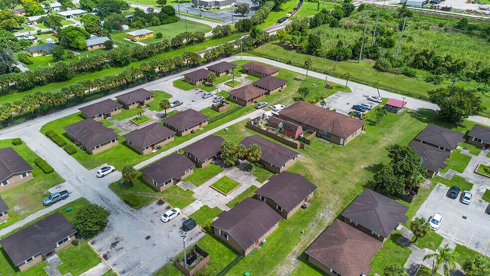 More Photos Of 700 Harlem Tenants Cir, Clewiston Apartments For Sale