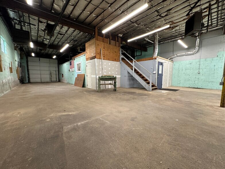 More Photos Of 50 Sheridan St, Stratford Manufacturing For Sale