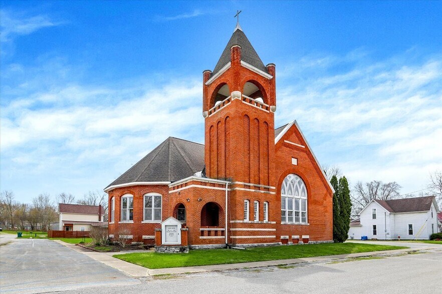 More Photos Of 300 E Third St, Carthage Religious Facility For Sale