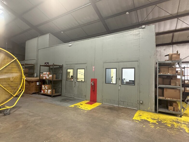 More Photos Of 13026 Rosecrest Dr, Houston Warehouse For Sale