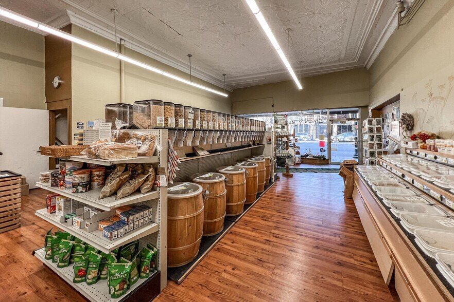 More Photos Of 418-420 Main St, Longmont Storefront For Sale
