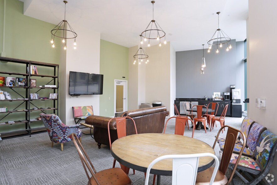 More Photos Of 121 S Highland Ave, Pittsburgh Apartments For Lease