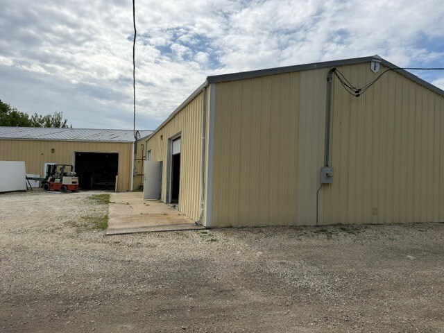More Photos Of 18130-18134 NW Frontage Rd, Joliet Warehouse For Lease
