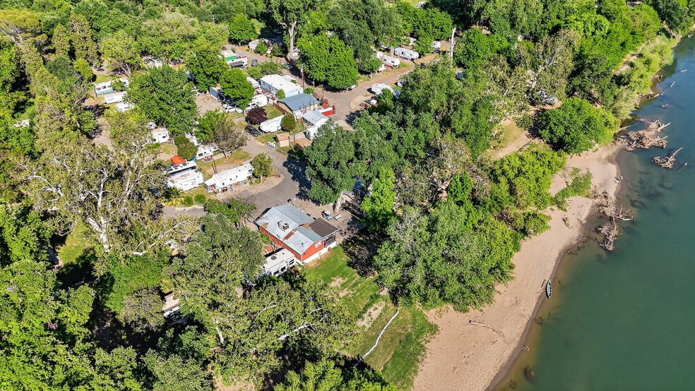More Photos Of 25433 South Ave, Corning Manufactured Housing Mobile Home Park For Sale