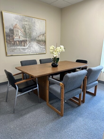 More Photos Of 75 Berlin Rd, Cromwell Medical For Lease